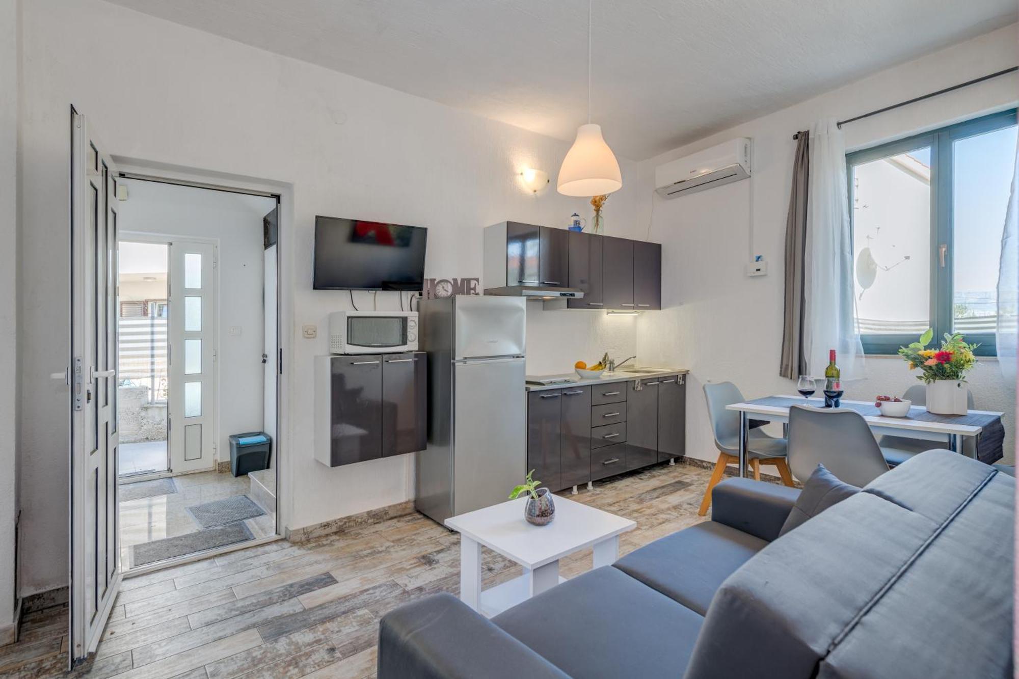 Apartament Deepwater House Slatine Zewnętrze zdjęcie
